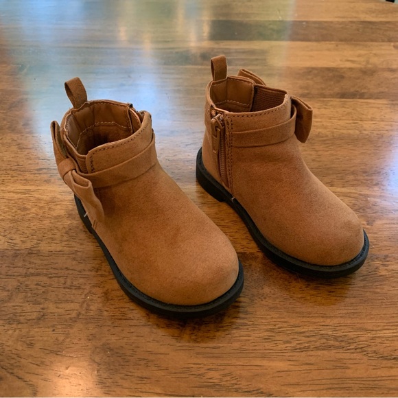 Gap Toddler Vegan Suede Bow Chelsea Boots; Size 6 - Picture 4 of 7
